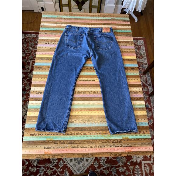 LEVIS Mens 501 Denim 38 X 30 Button Fly Jean Med Wash Classic Relaxed Levi's - Picture 3 of 14